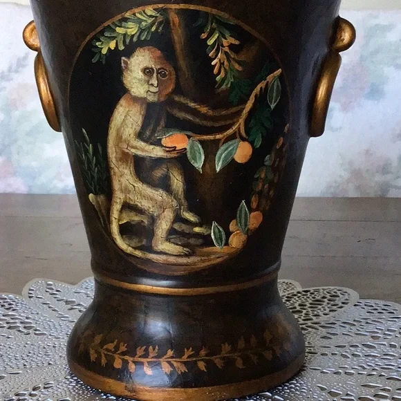 Vintage Sarreid Ltd. ceramic cachepot planter.